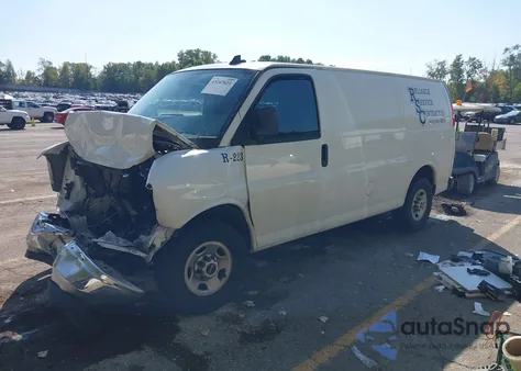 2019 GMC Savana 2500 Work Van z USA, uszkodzony, nr VIN 1GTW7AFG5K1366341